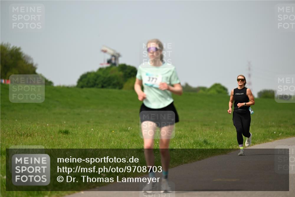 10.05.2026 - 8. Wedeler Halbmarathon Dr. Thomas Lammeyer http://msf.ph/oto/9708703 10.05.2026 12:01:47 Laufen 377 meine-sportfotos.de