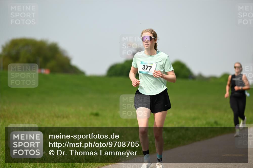 10.05.2026 - 8. Wedeler Halbmarathon Dr. Thomas Lammeyer http://msf.ph/oto/9708705 10.05.2026 12:01:47 Laufen 377 meine-sportfotos.de