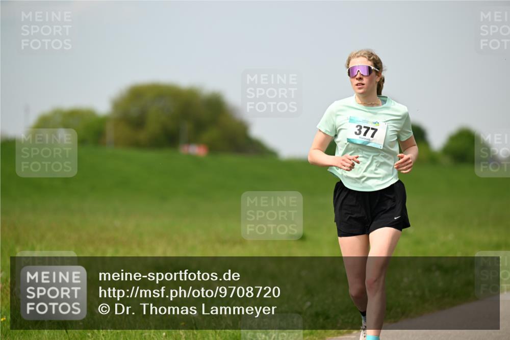 10.05.2026 - 8. Wedeler Halbmarathon Dr. Thomas Lammeyer http://msf.ph/oto/9708720 10.05.2026 12:01:48 Laufen 377 meine-sportfotos.de