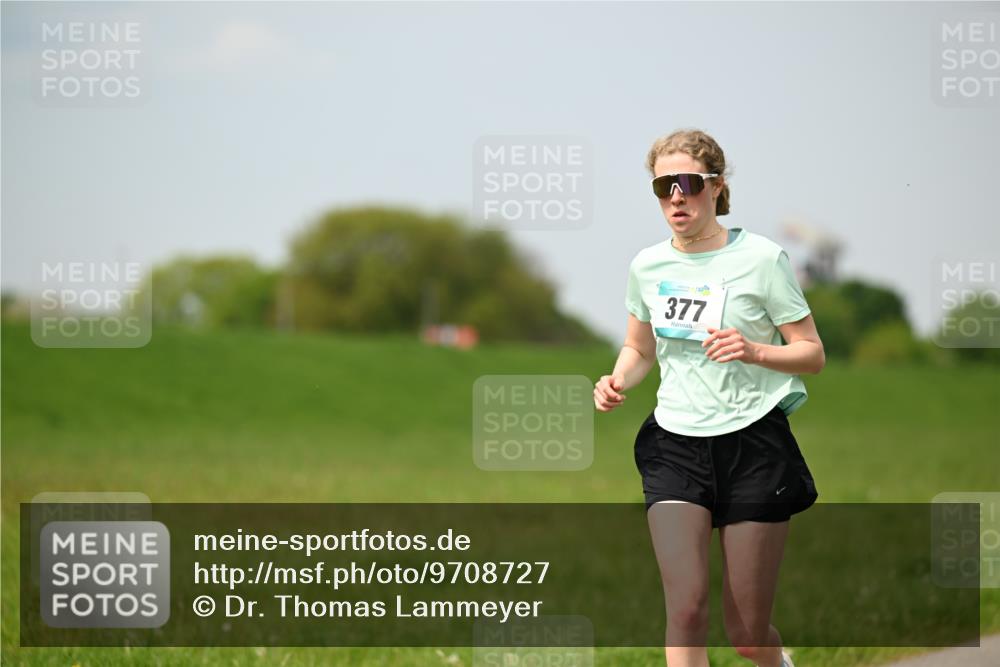 10.05.2026 - 8. Wedeler Halbmarathon Dr. Thomas Lammeyer http://msf.ph/oto/9708727 10.05.2026 12:01:48 Laufen 377 meine-sportfotos.de