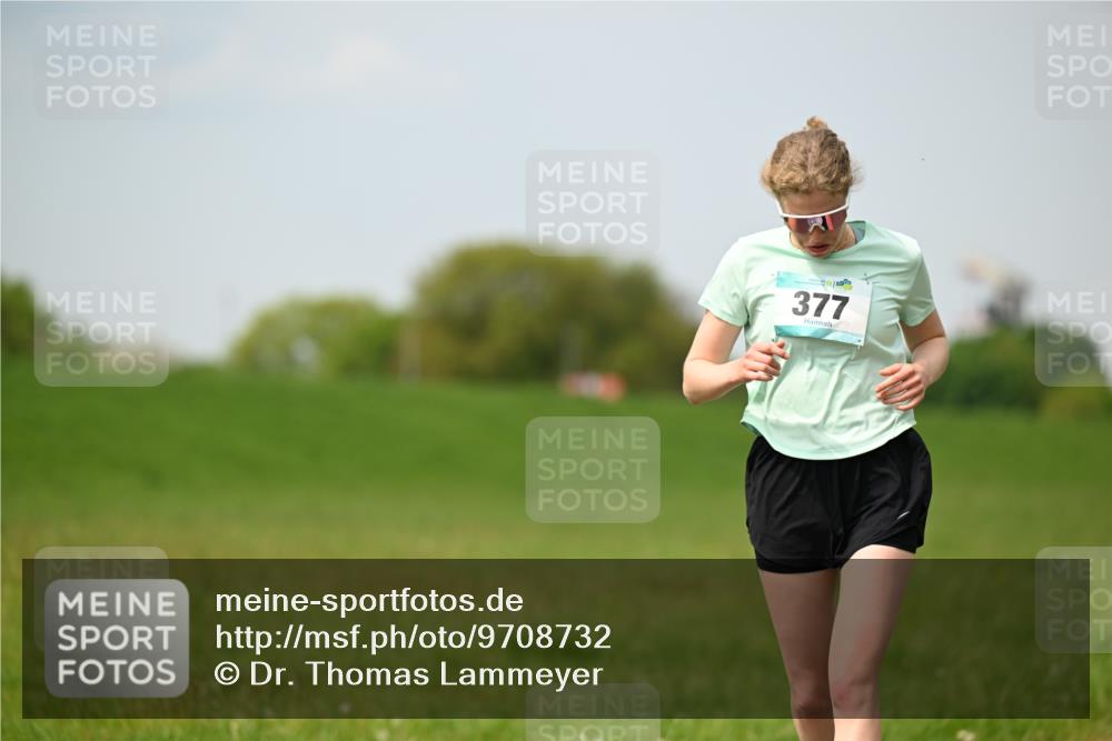 10.05.2026 - 8. Wedeler Halbmarathon Dr. Thomas Lammeyer http://msf.ph/oto/9708732 10.05.2026 12:01:49 Laufen 377 meine-sportfotos.de