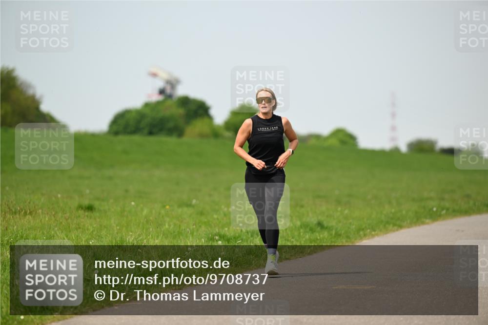 10.05.2026 - 8. Wedeler Halbmarathon Dr. Thomas Lammeyer http://msf.ph/oto/9708737 10.05.2026 12:01:50 Laufen  meine-sportfotos.de