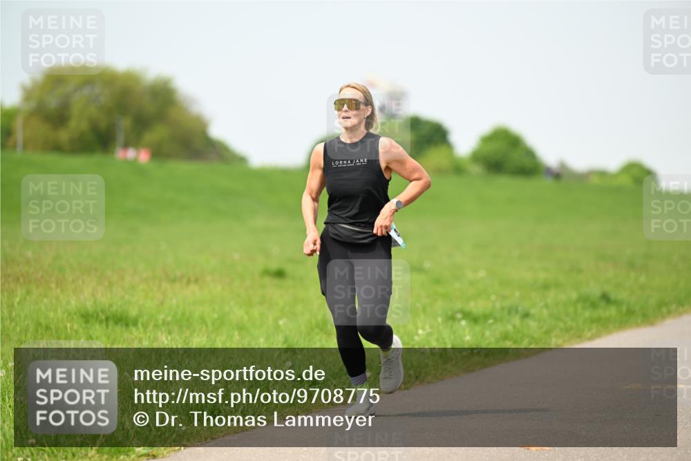 10.05.2026 - 8. Wedeler Halbmarathon Dr. Thomas Lammeyer http://msf.ph/oto/9708775 10.05.2026 12:01:52 Laufen 1989 meine-sportfotos.de