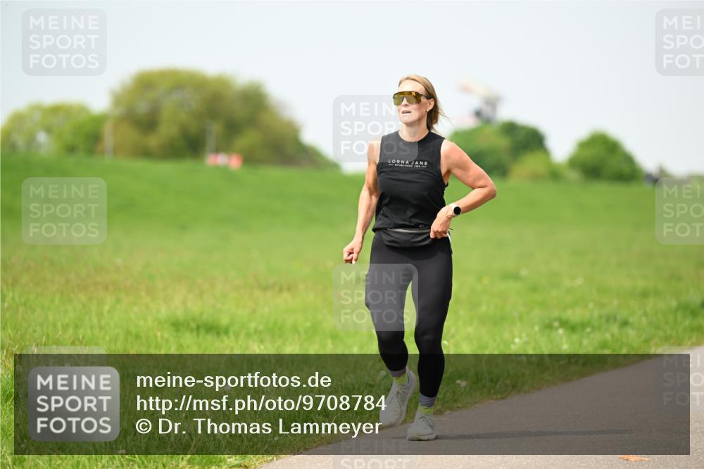 10.05.2026 - 8. Wedeler Halbmarathon Dr. Thomas Lammeyer http://msf.ph/oto/9708784 10.05.2026 12:01:52 Laufen 1989 meine-sportfotos.de