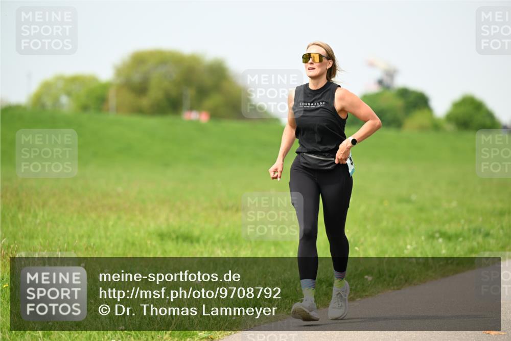 10.05.2026 - 8. Wedeler Halbmarathon Dr. Thomas Lammeyer http://msf.ph/oto/9708792 10.05.2026 12:01:53 Laufen  meine-sportfotos.de