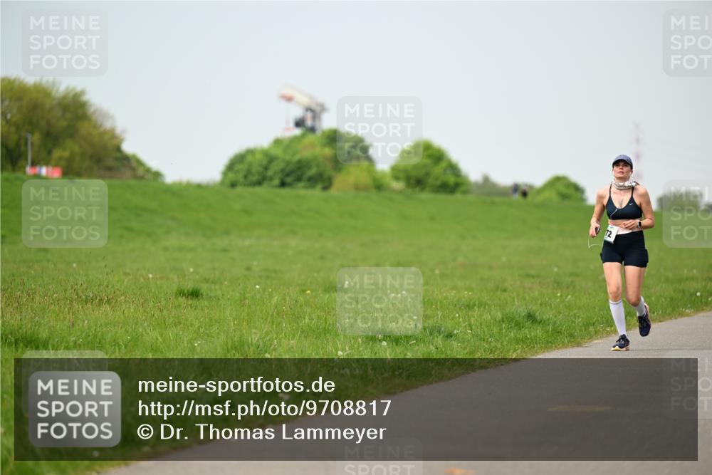 10.05.2026 - 8. Wedeler Halbmarathon Dr. Thomas Lammeyer http://msf.ph/oto/9708817 10.05.2026 12:02:09 Laufen  meine-sportfotos.de