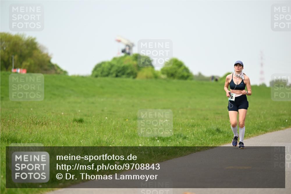 10.05.2026 - 8. Wedeler Halbmarathon Dr. Thomas Lammeyer http://msf.ph/oto/9708843 10.05.2026 12:02:10 Laufen  meine-sportfotos.de