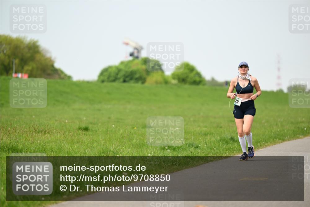10.05.2026 - 8. Wedeler Halbmarathon Dr. Thomas Lammeyer http://msf.ph/oto/9708850 10.05.2026 12:02:11 Laufen  meine-sportfotos.de