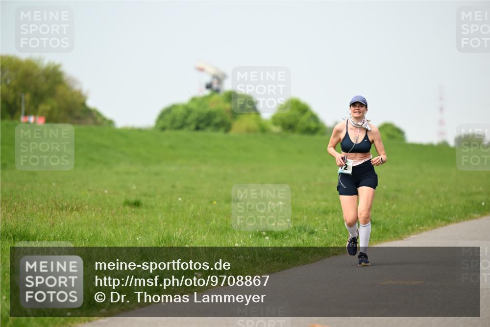 10.05.2026 - 8. Wedeler Halbmarathon Dr. Thomas Lammeyer http://msf.ph/oto/9708867 10.05.2026 12:02:12 Laufen  meine-sportfotos.de