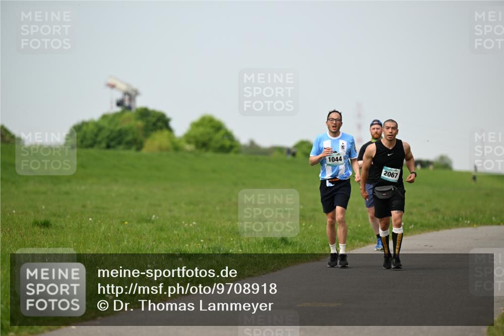 10.05.2026 - 8. Wedeler Halbmarathon Dr. Thomas Lammeyer http://msf.ph/oto/9708918 10.05.2026 12:02:20 Laufen 1044, 2067 meine-sportfotos.de