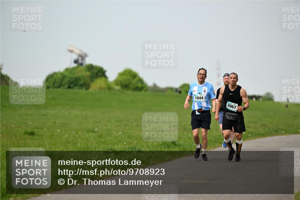 10.05.2026 - 8. Wedeler Halbmarathon Dr. Thomas Lammeyer http://msf.ph/oto/9708923 10.05.2026 12:02:21 Laufen 1044, 2067 meine-sportfotos.de