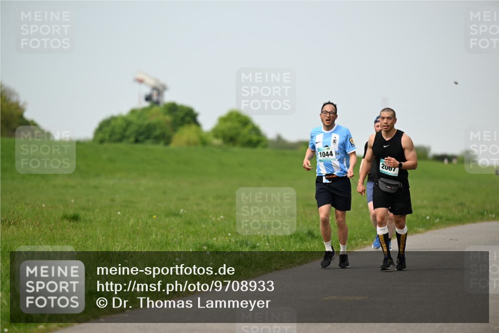 10.05.2026 - 8. Wedeler Halbmarathon Dr. Thomas Lammeyer http://msf.ph/oto/9708933 10.05.2026 12:02:21 Laufen 1044, 2067 meine-sportfotos.de