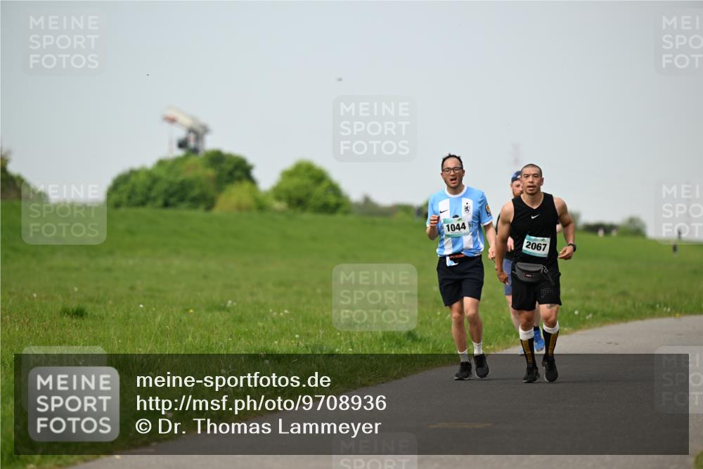 10.05.2026 - 8. Wedeler Halbmarathon Dr. Thomas Lammeyer http://msf.ph/oto/9708936 10.05.2026 12:02:21 Laufen 1044, 2067 meine-sportfotos.de