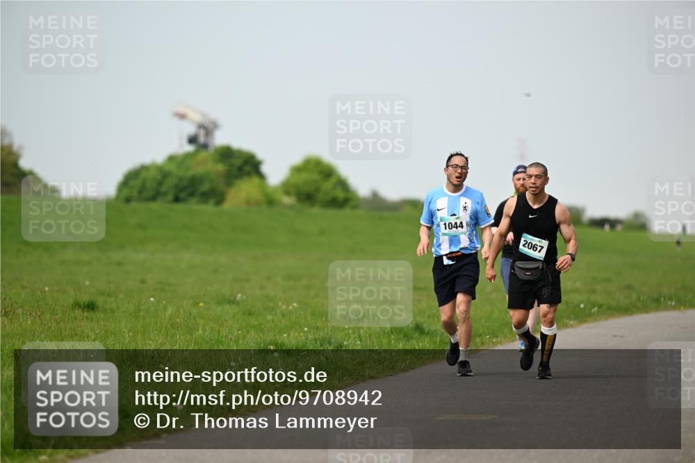 10.05.2026 - 8. Wedeler Halbmarathon Dr. Thomas Lammeyer http://msf.ph/oto/9708942 10.05.2026 12:02:21 Laufen 1044, 2067 meine-sportfotos.de