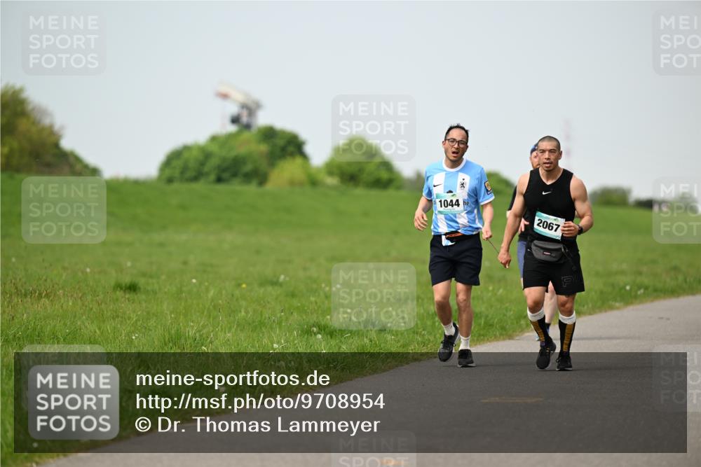 10.05.2026 - 8. Wedeler Halbmarathon Dr. Thomas Lammeyer http://msf.ph/oto/9708954 10.05.2026 12:02:22 Laufen 1044, 2067 meine-sportfotos.de
