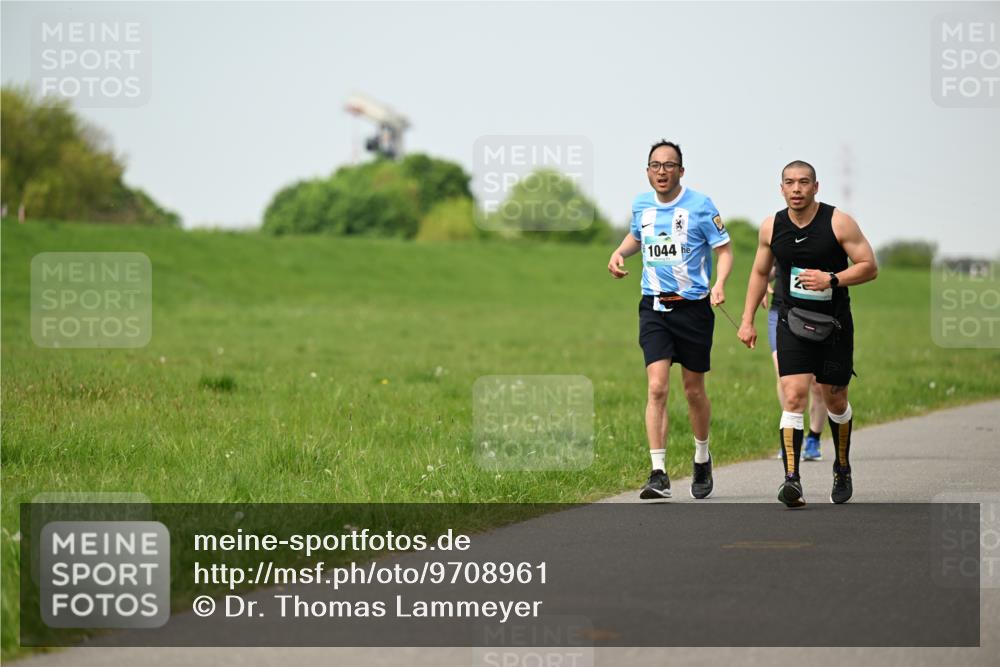 10.05.2026 - 8. Wedeler Halbmarathon Dr. Thomas Lammeyer http://msf.ph/oto/9708961 10.05.2026 12:02:22 Laufen 1044 meine-sportfotos.de