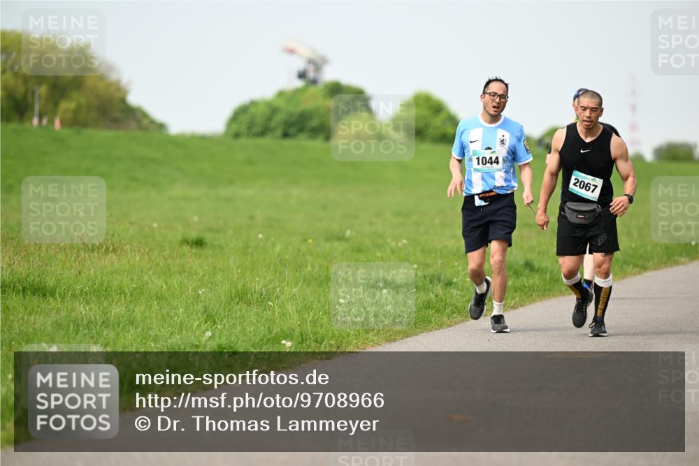 10.05.2026 - 8. Wedeler Halbmarathon Dr. Thomas Lammeyer http://msf.ph/oto/9708966 10.05.2026 12:02:23 Laufen 1044, 2067 meine-sportfotos.de