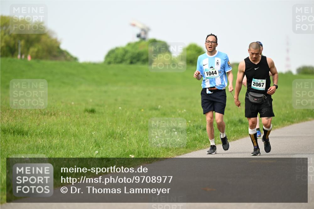 10.05.2026 - 8. Wedeler Halbmarathon Dr. Thomas Lammeyer http://msf.ph/oto/9708977 10.05.2026 12:02:23 Laufen 1044, 2067 meine-sportfotos.de