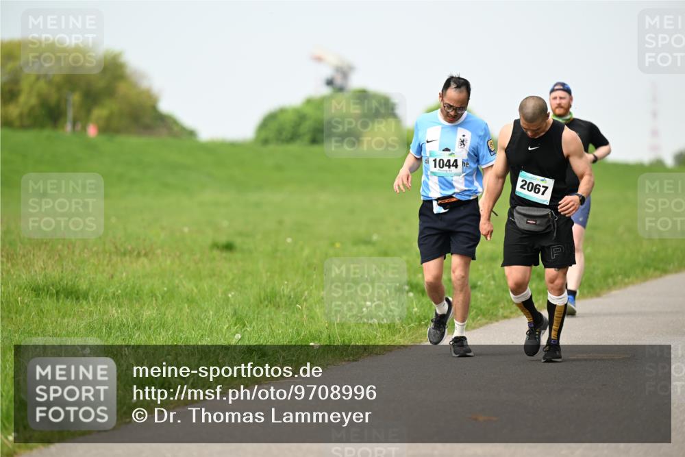 10.05.2026 - 8. Wedeler Halbmarathon Dr. Thomas Lammeyer http://msf.ph/oto/9708996 10.05.2026 12:02:24 Laufen 1044, 2067 meine-sportfotos.de