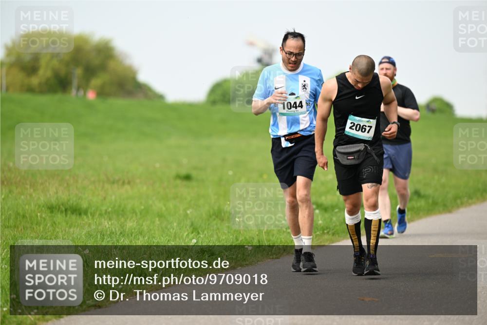 10.05.2026 - 8. Wedeler Halbmarathon Dr. Thomas Lammeyer http://msf.ph/oto/9709018 10.05.2026 12:02:25 Laufen 1044, 2067 meine-sportfotos.de