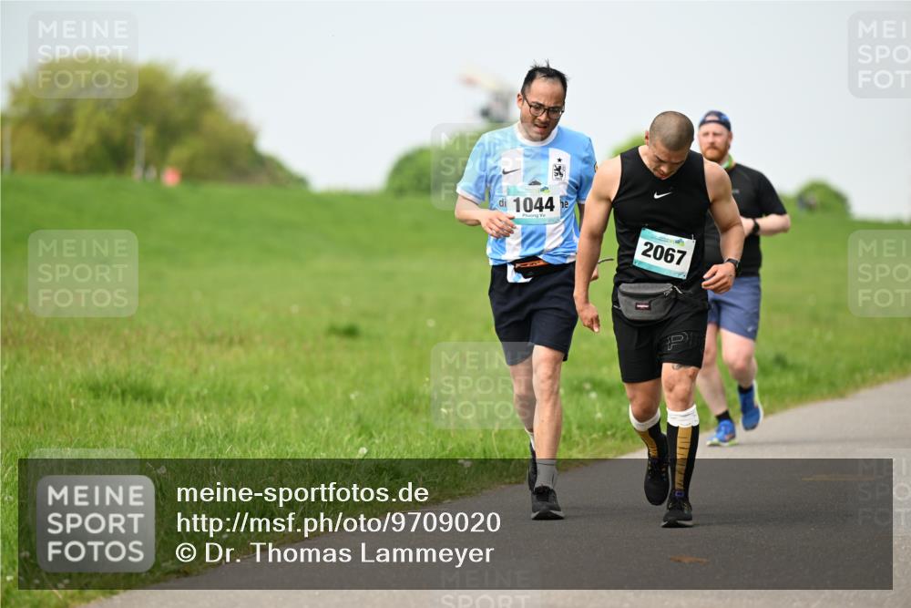 10.05.2026 - 8. Wedeler Halbmarathon Dr. Thomas Lammeyer http://msf.ph/oto/9709020 10.05.2026 12:02:26 Laufen 1044, 2067 meine-sportfotos.de
