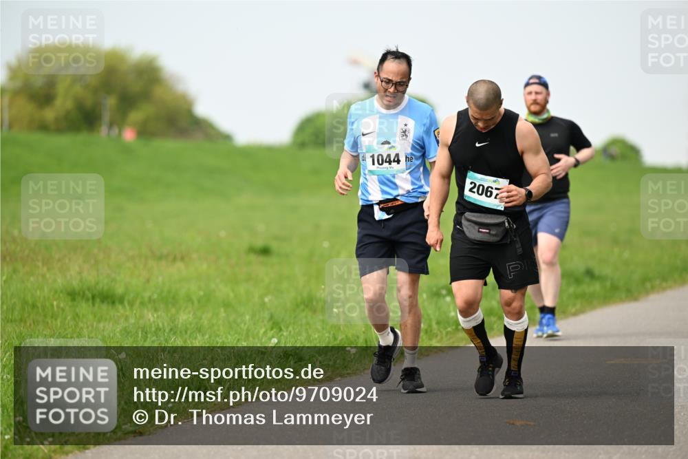 10.05.2026 - 8. Wedeler Halbmarathon Dr. Thomas Lammeyer http://msf.ph/oto/9709024 10.05.2026 12:02:26 Laufen 1044, 2067 meine-sportfotos.de