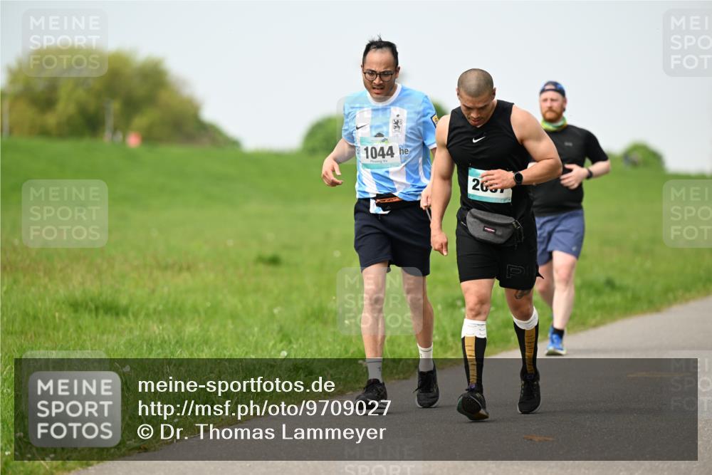 10.05.2026 - 8. Wedeler Halbmarathon Dr. Thomas Lammeyer http://msf.ph/oto/9709027 10.05.2026 12:02:26 Laufen 1044 meine-sportfotos.de