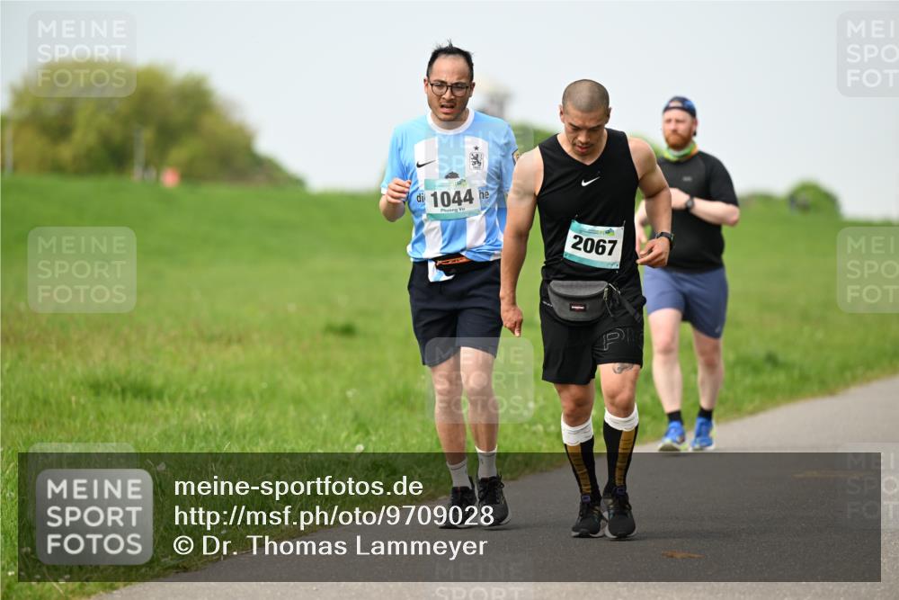 10.05.2026 - 8. Wedeler Halbmarathon Dr. Thomas Lammeyer http://msf.ph/oto/9709028 10.05.2026 12:02:26 Laufen 1044, 2067 meine-sportfotos.de