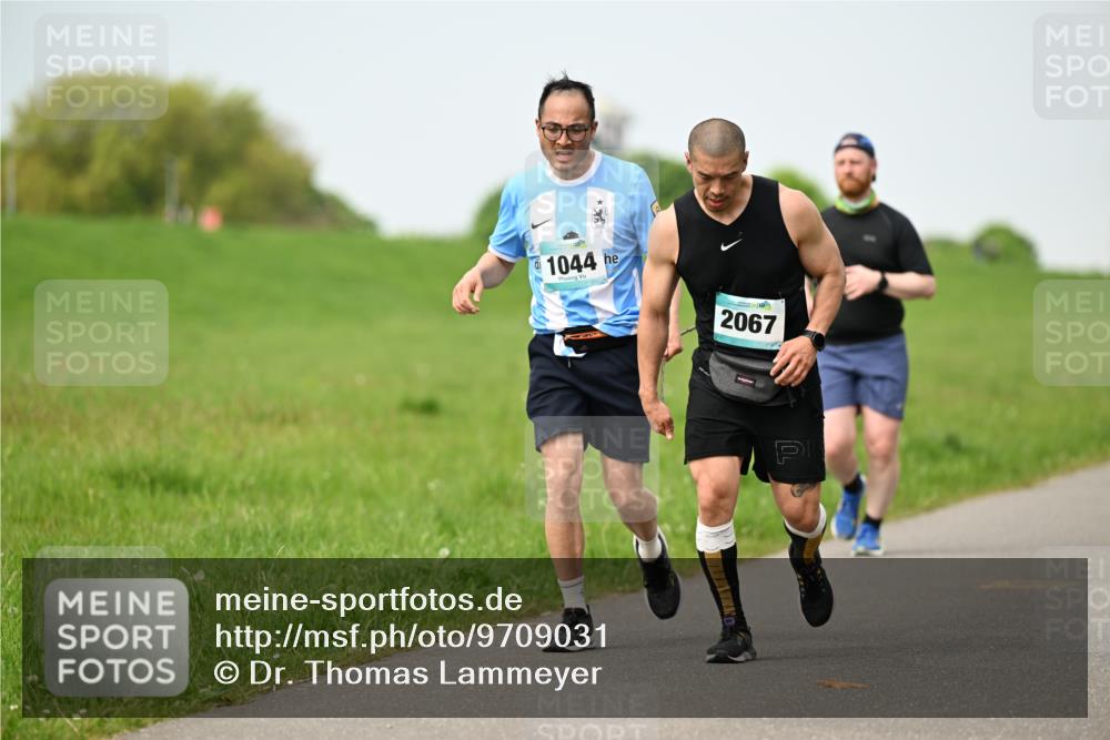 10.05.2026 - 8. Wedeler Halbmarathon Dr. Thomas Lammeyer http://msf.ph/oto/9709031 10.05.2026 12:02:26 Laufen 1044, 2067 meine-sportfotos.de