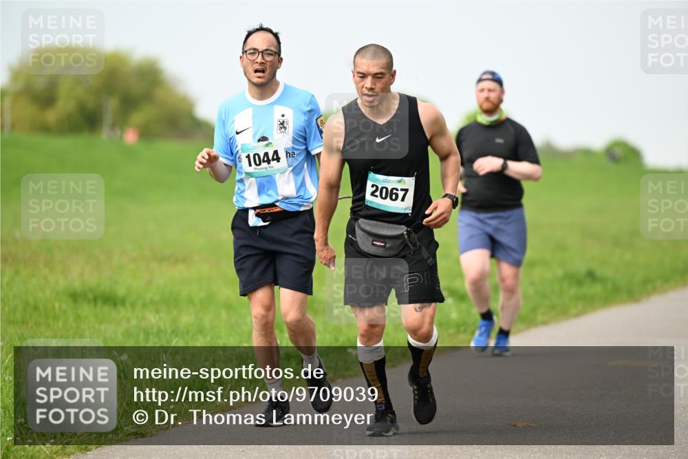 10.05.2026 - 8. Wedeler Halbmarathon Dr. Thomas Lammeyer http://msf.ph/oto/9709039 10.05.2026 12:02:27 Laufen 1044, 2067 meine-sportfotos.de