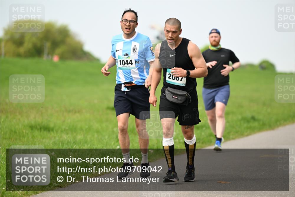 10.05.2026 - 8. Wedeler Halbmarathon Dr. Thomas Lammeyer http://msf.ph/oto/9709042 10.05.2026 12:02:27 Laufen 1044, 2067 meine-sportfotos.de