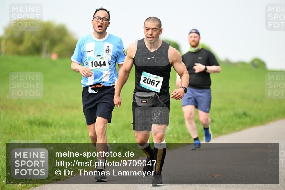 10.05.2026 - 8. Wedeler Halbmarathon Dr. Thomas Lammeyer http://msf.ph/oto/9709047 10.05.2026 12:02:27 Laufen 1044, 2067 meine-sportfotos.de