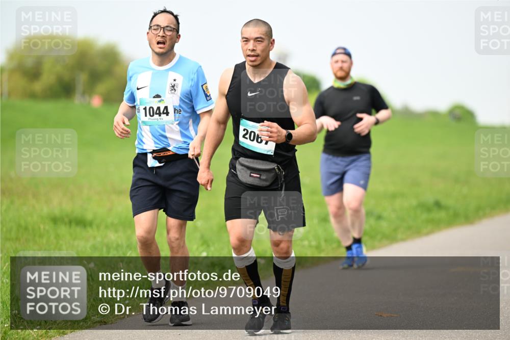 10.05.2026 - 8. Wedeler Halbmarathon Dr. Thomas Lammeyer http://msf.ph/oto/9709049 10.05.2026 12:02:27 Laufen 1044, 2067 meine-sportfotos.de