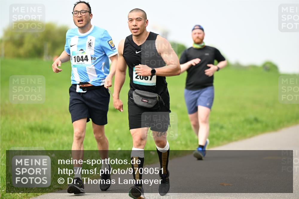 10.05.2026 - 8. Wedeler Halbmarathon Dr. Thomas Lammeyer http://msf.ph/oto/9709051 10.05.2026 12:02:27 Laufen 1044, 2001 meine-sportfotos.de