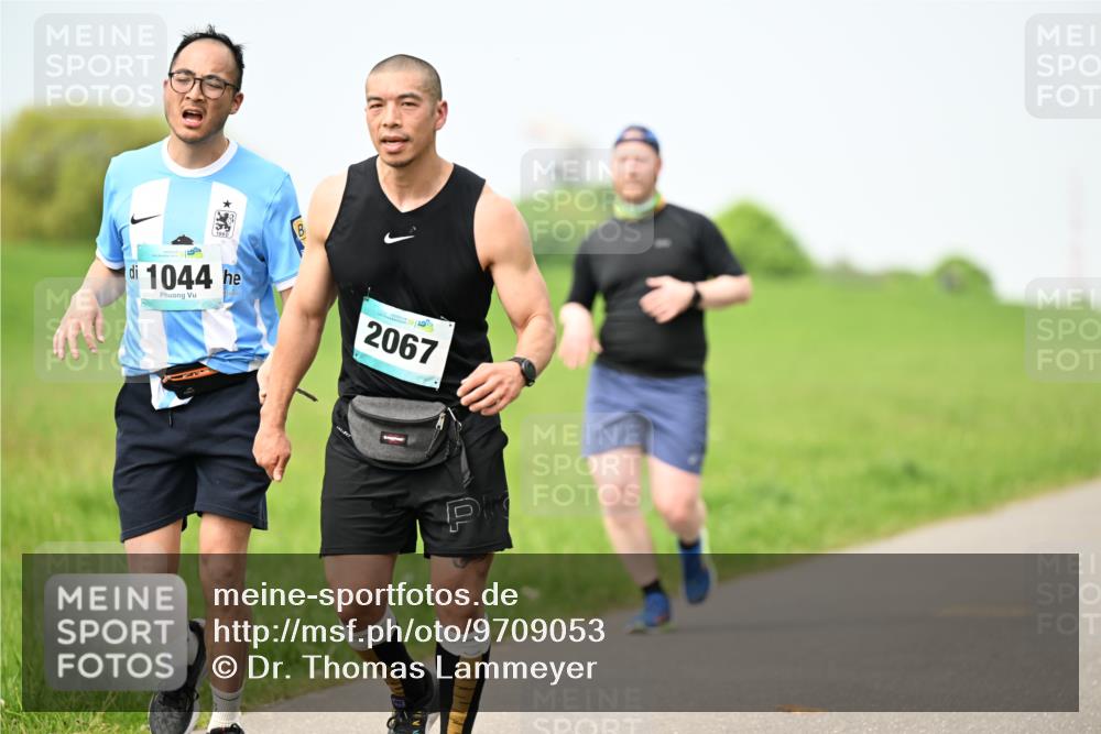 10.05.2026 - 8. Wedeler Halbmarathon Dr. Thomas Lammeyer http://msf.ph/oto/9709053 10.05.2026 12:02:28 Laufen 1044, 2067 meine-sportfotos.de