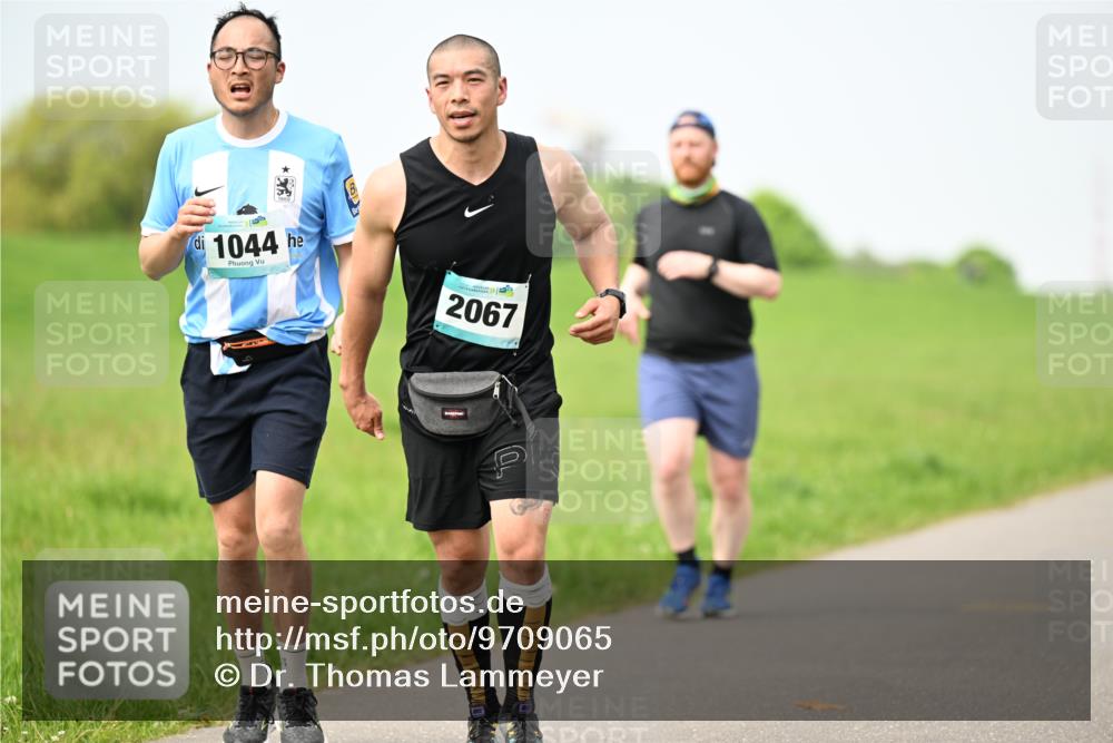 10.05.2026 - 8. Wedeler Halbmarathon Dr. Thomas Lammeyer http://msf.ph/oto/9709065 10.05.2026 12:02:28 Laufen 1044, 2067 meine-sportfotos.de