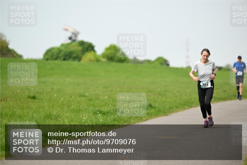 10.05.2026 - 8. Wedeler Halbmarathon Dr. Thomas Lammeyer http://msf.ph/oto/9709076 10.05.2026 12:02:38 Laufen 703 meine-sportfotos.de