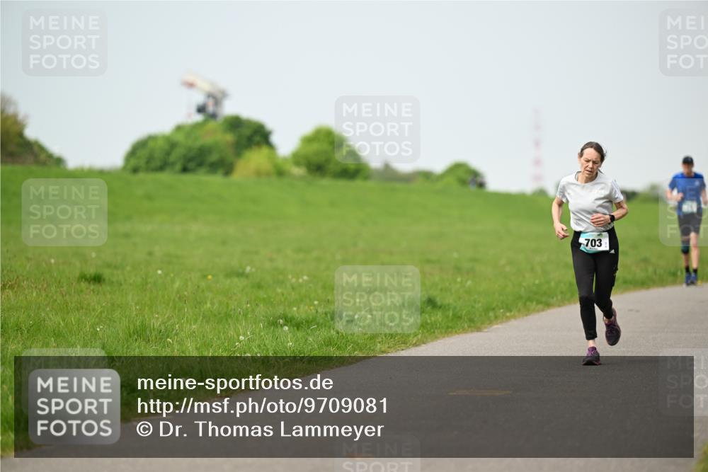 10.05.2026 - 8. Wedeler Halbmarathon Dr. Thomas Lammeyer http://msf.ph/oto/9709081 10.05.2026 12:02:38 Laufen 703 meine-sportfotos.de