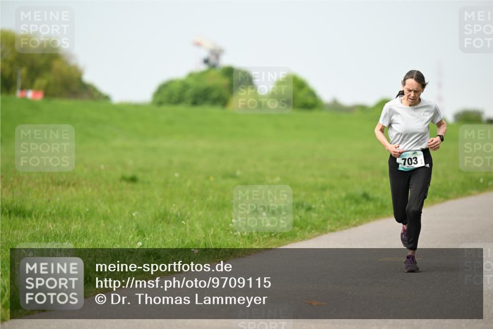 10.05.2026 - 8. Wedeler Halbmarathon Dr. Thomas Lammeyer http://msf.ph/oto/9709115 10.05.2026 12:02:40 Laufen 703 meine-sportfotos.de