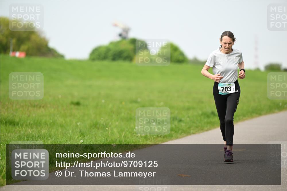 10.05.2026 - 8. Wedeler Halbmarathon Dr. Thomas Lammeyer http://msf.ph/oto/9709125 10.05.2026 12:02:41 Laufen 703 meine-sportfotos.de