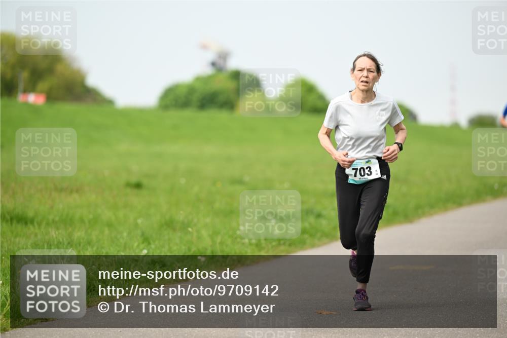 10.05.2026 - 8. Wedeler Halbmarathon Dr. Thomas Lammeyer http://msf.ph/oto/9709142 10.05.2026 12:02:42 Laufen 703 meine-sportfotos.de