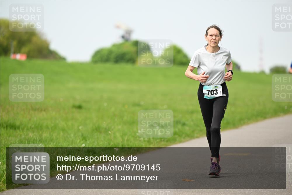 10.05.2026 - 8. Wedeler Halbmarathon Dr. Thomas Lammeyer http://msf.ph/oto/9709145 10.05.2026 12:02:42 Laufen 703 meine-sportfotos.de