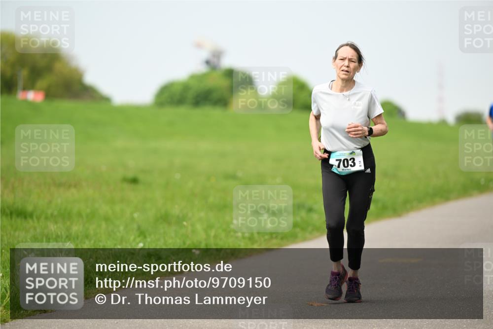 10.05.2026 - 8. Wedeler Halbmarathon Dr. Thomas Lammeyer http://msf.ph/oto/9709150 10.05.2026 12:02:42 Laufen 703 meine-sportfotos.de