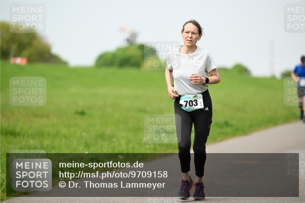 10.05.2026 - 8. Wedeler Halbmarathon Dr. Thomas Lammeyer http://msf.ph/oto/9709158 10.05.2026 12:02:43 Laufen 703 meine-sportfotos.de