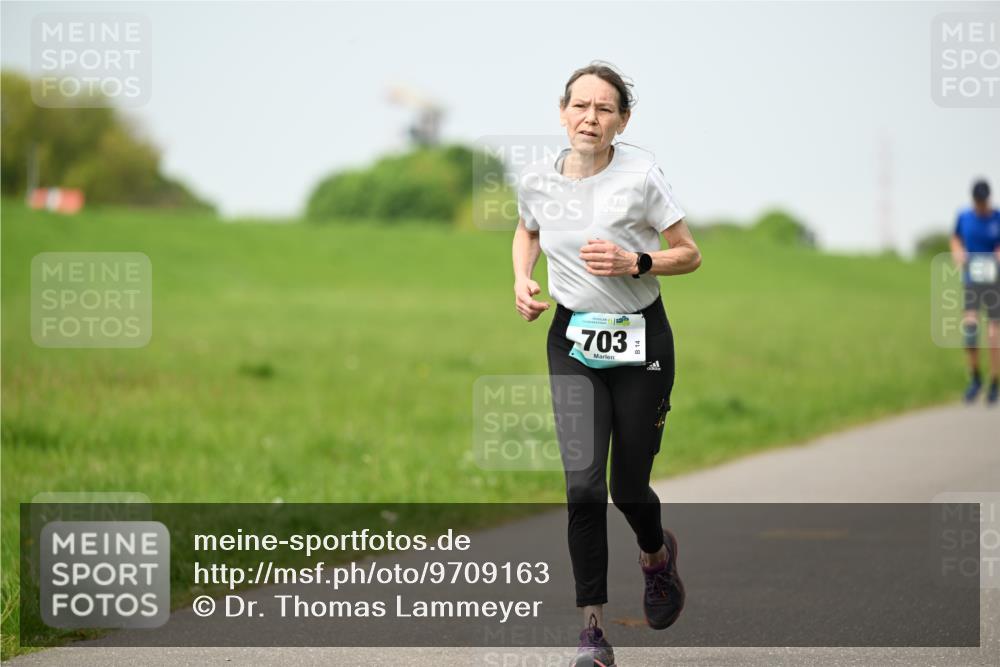 10.05.2026 - 8. Wedeler Halbmarathon Dr. Thomas Lammeyer http://msf.ph/oto/9709163 10.05.2026 12:02:43 Laufen 703 meine-sportfotos.de