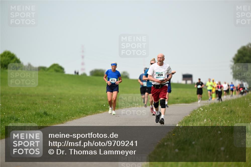10.05.2026 - 8. Wedeler Halbmarathon Dr. Thomas Lammeyer http://msf.ph/oto/9709241 10.05.2026 12:03:00 Laufen 473, 259 meine-sportfotos.de