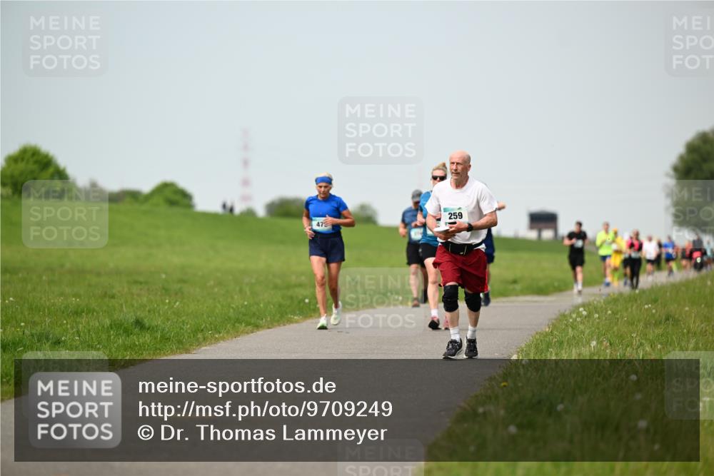 10.05.2026 - 8. Wedeler Halbmarathon Dr. Thomas Lammeyer http://msf.ph/oto/9709249 10.05.2026 12:03:01 Laufen 259, 479 meine-sportfotos.de