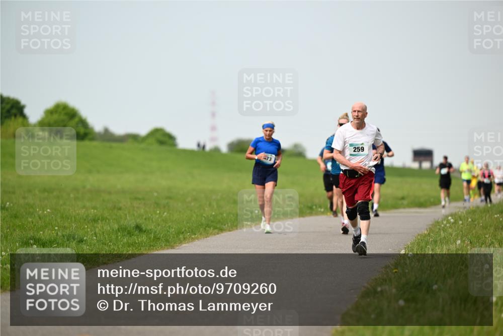10.05.2026 - 8. Wedeler Halbmarathon Dr. Thomas Lammeyer http://msf.ph/oto/9709260 10.05.2026 12:03:01 Laufen 259 meine-sportfotos.de