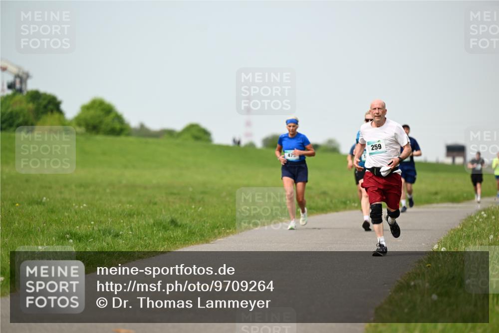 10.05.2026 - 8. Wedeler Halbmarathon Dr. Thomas Lammeyer http://msf.ph/oto/9709264 10.05.2026 12:03:01 Laufen 259, 479 meine-sportfotos.de