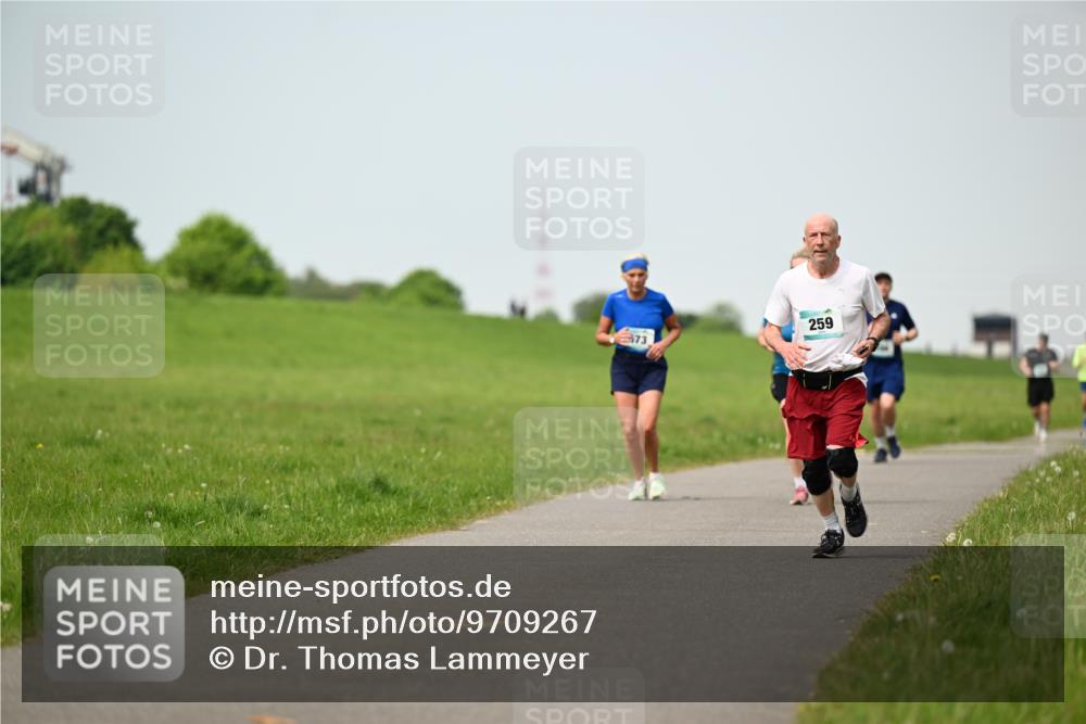 10.05.2026 - 8. Wedeler Halbmarathon Dr. Thomas Lammeyer http://msf.ph/oto/9709267 10.05.2026 12:03:02 Laufen 259 meine-sportfotos.de